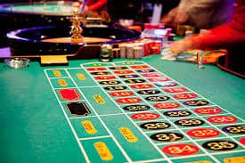 pub77 casino live dealer baccarat table on mobile screen for Filipino players